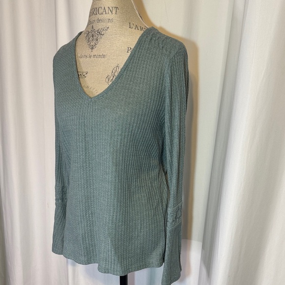 Lucky Brand Teal Belled Sleeve V-Neck Waffle Top - Picture 2 of 7